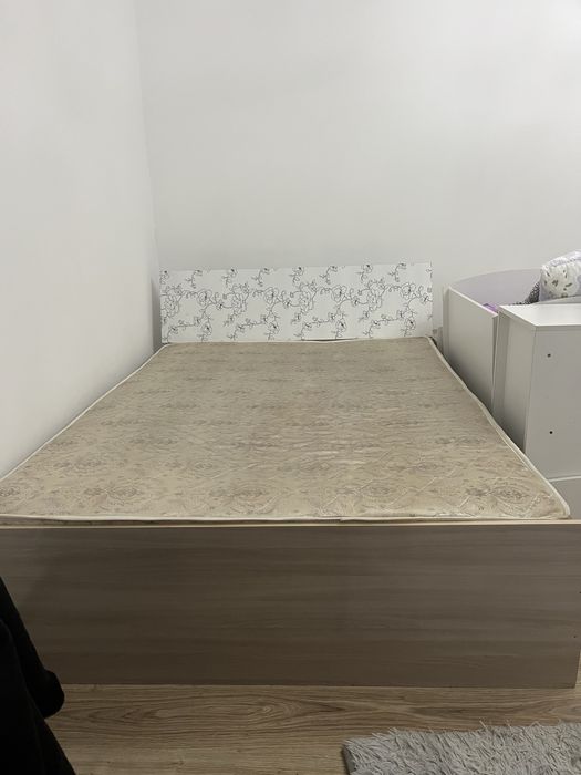 Двухспальная кровать