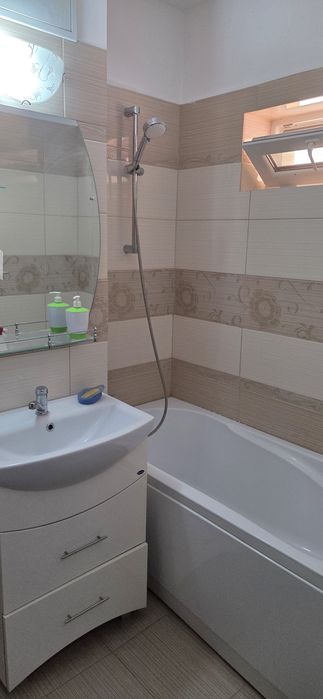 apartament 2 camere,micro 6, decomandat, et 6, bl Unirii