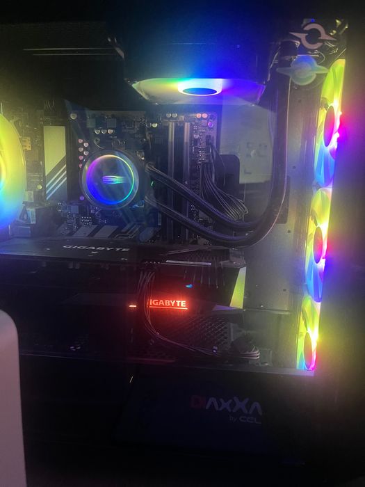 vând pc gaiming ! în garanție!