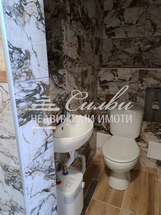 Дава се под наем Офис в Шумен, Център - 30 кв.м за 178.5 € - Снимка #2