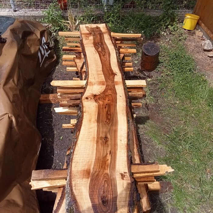 Blaturi și cherestea nuc