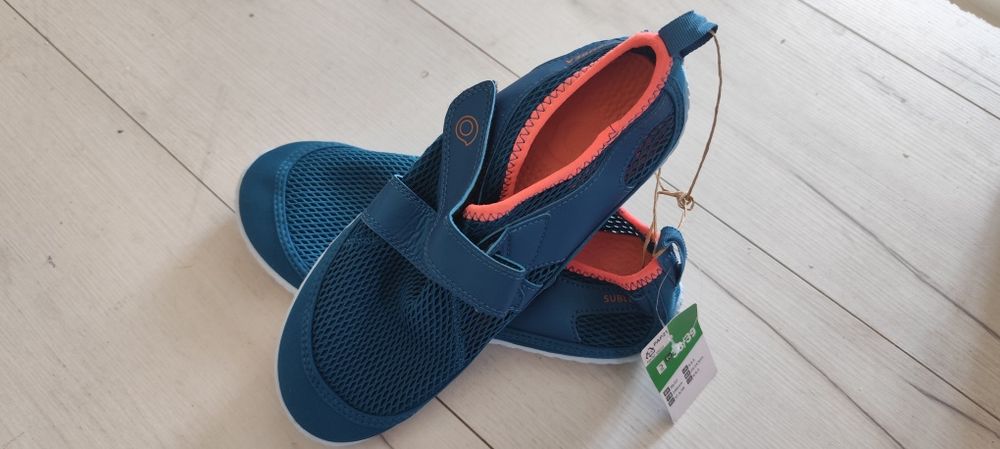 Аква обувки, чисти нови