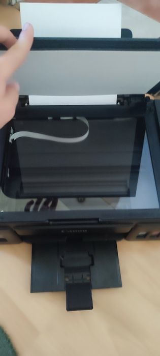 Vând imprimantă Canon Pixma G2411