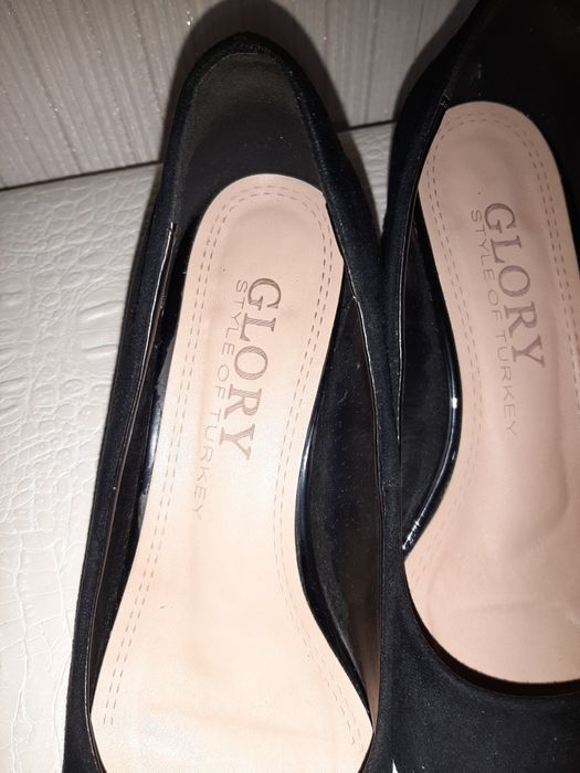 Продаётся женская обувь