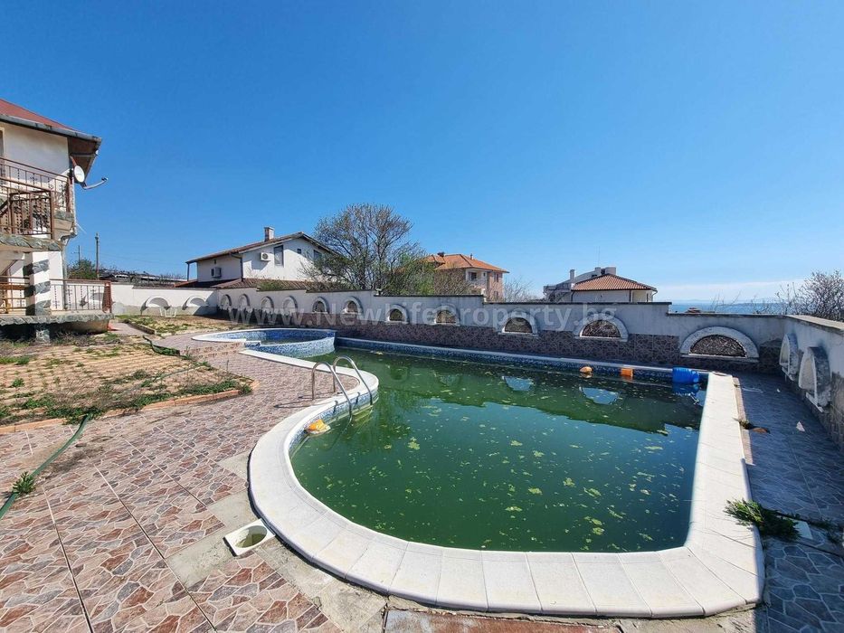 Двуетажна къща с басейн, Инцараки Свети Влас