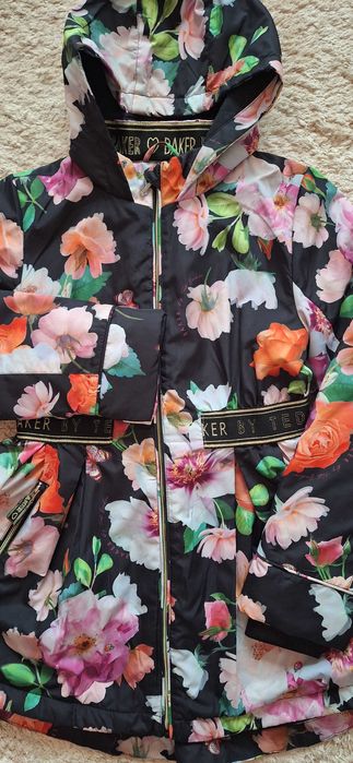 Vand geaca primavara-toamna Ted Baker 9 ani