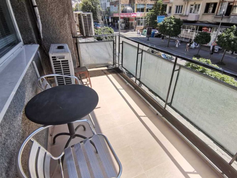 Дава се под наем Тристаен апартамент в Велико Търново, Център - 80 кв.м за 355 € - Снимка #8