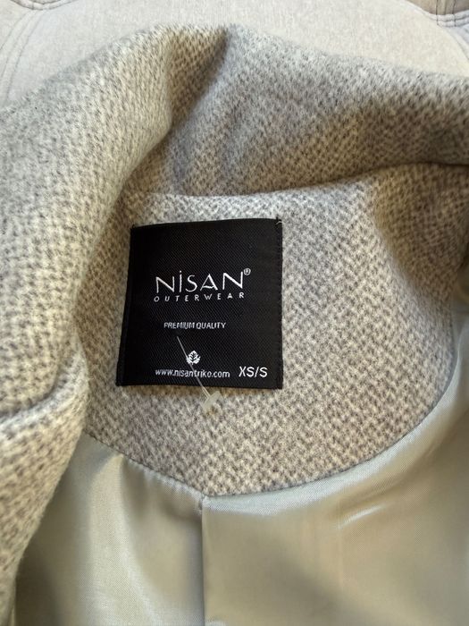 Сиво палто Nisan