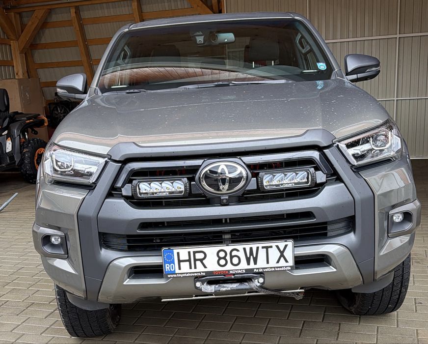 Toyota hilux invincible