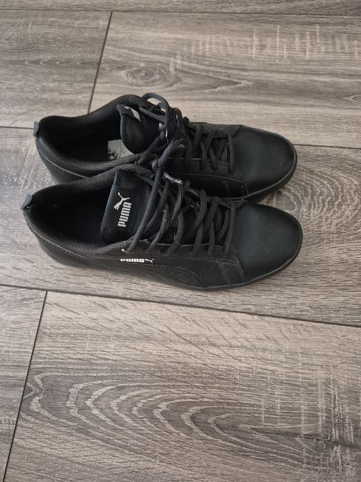 Женские кроссовки