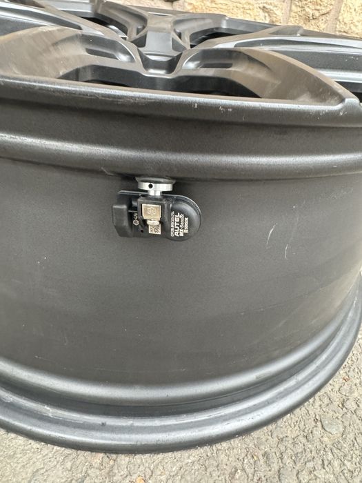 Продам диски R21 на авто