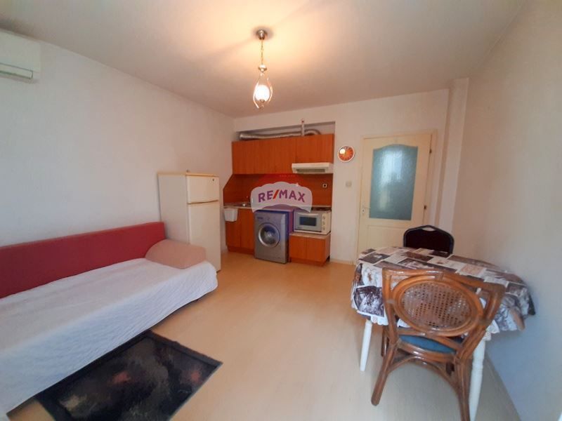 Дава се под наем Двустаен апартамент в Варна, Операта - 48 кв.м за 306 € - Снимка #2