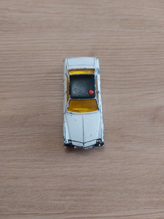 Метални колички - руска ВОЛГА, Buick Regal