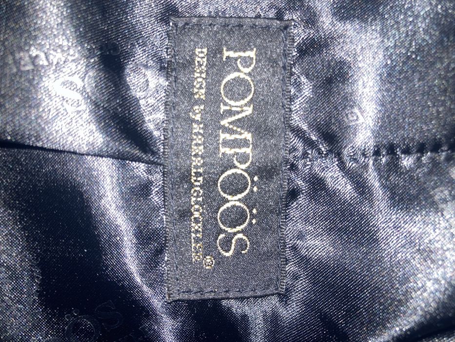 Capa blana artificiala groasa ,bine intretinuta fara urme de uzura