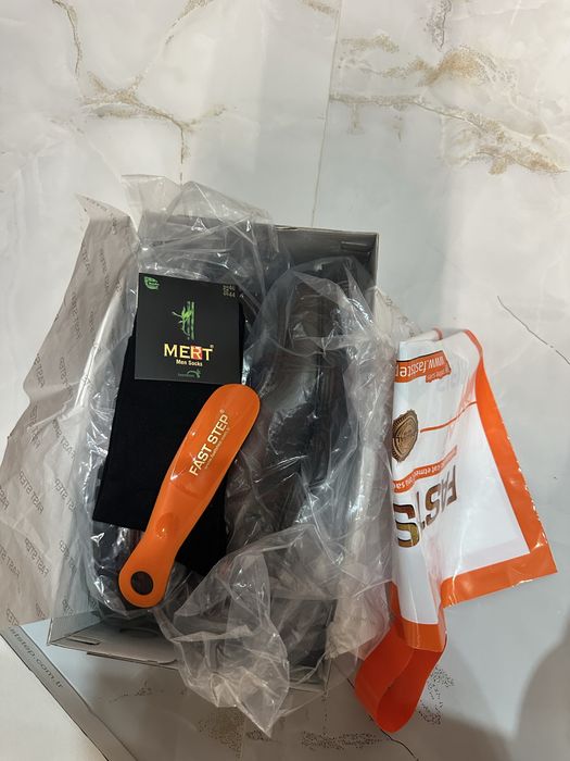 Продам туфли дерби новые