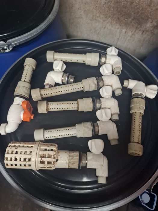 Продавам канелка за бидон 1/2