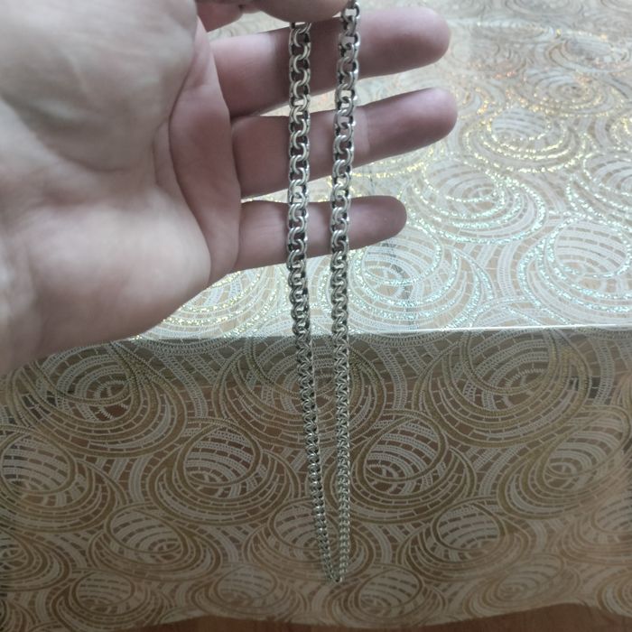 Продам серебряную цепочку.