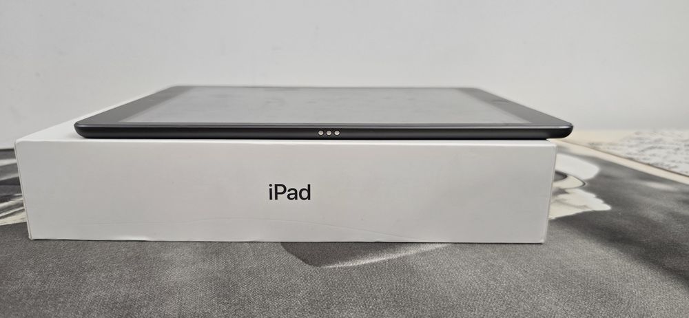 Apple iPad 9 (64 GB, Wi-Fi)

Планшет в отличном состоянии, в