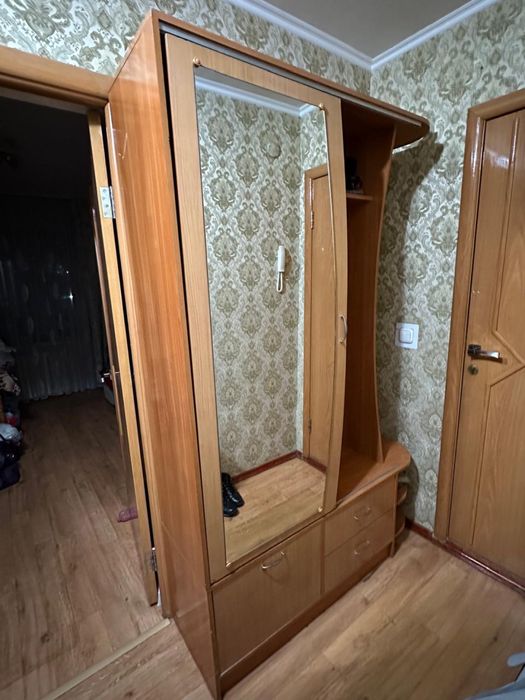 Продам прихожую 5000 тг