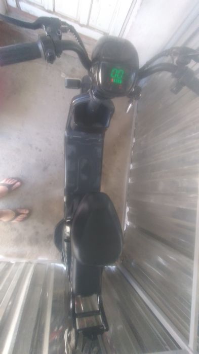 Скутер Velomax x3