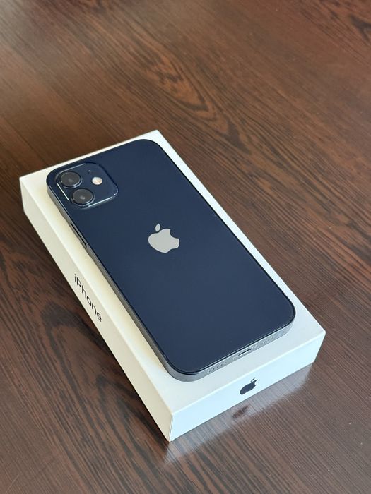 Телефони Apple iPhone 12 256GB – Black / Blue – Перфектно състояние