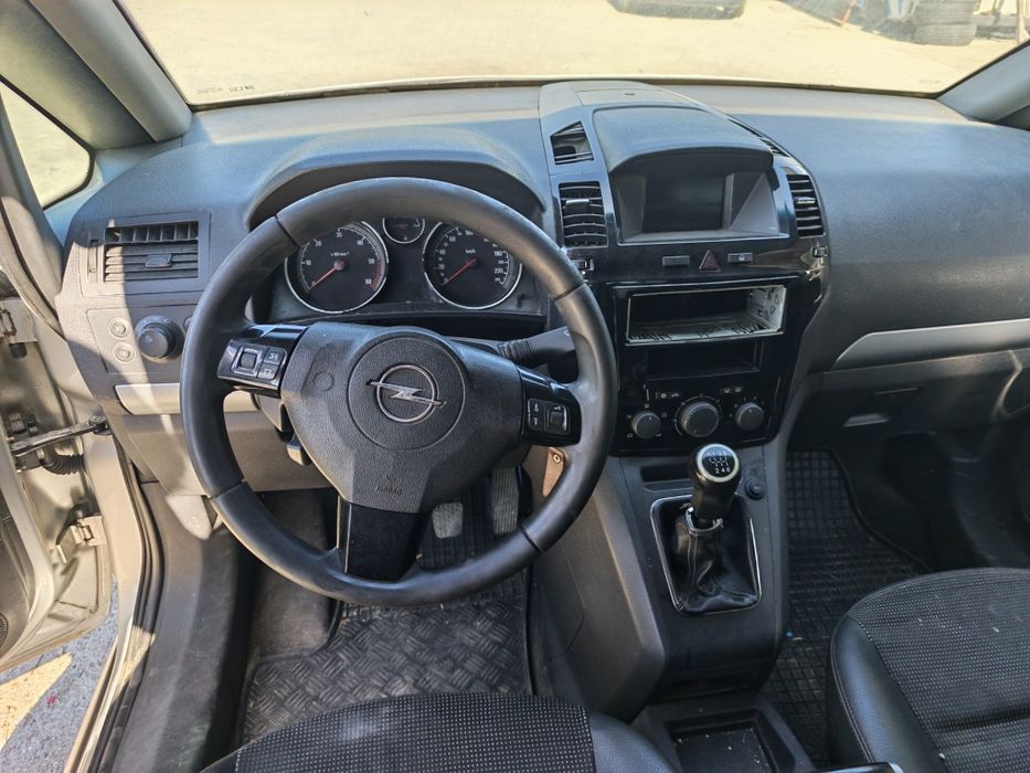 Opel Zafira 1.9 CDTI 150k НА ЧАСТИ
