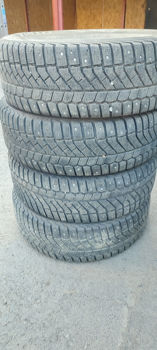 Продам шины 205/65R15 Viatti