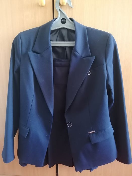 Продам школьную форму для девочек