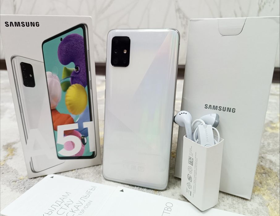 SAMSUNG A51, Коробка и наушник.