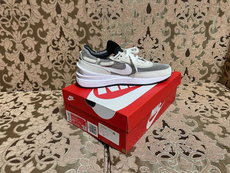 Кроссовки Nike Waffle One. Размер 10.5. Оригинал США. Новые.
