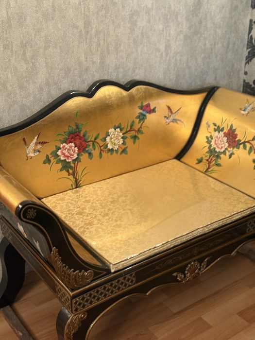 Банкетка китай, золотой орнамент