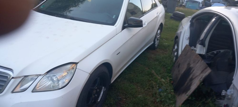 Dezmembrez mercedes E class w212 motor 2.2 D cod motor om651 cp 170