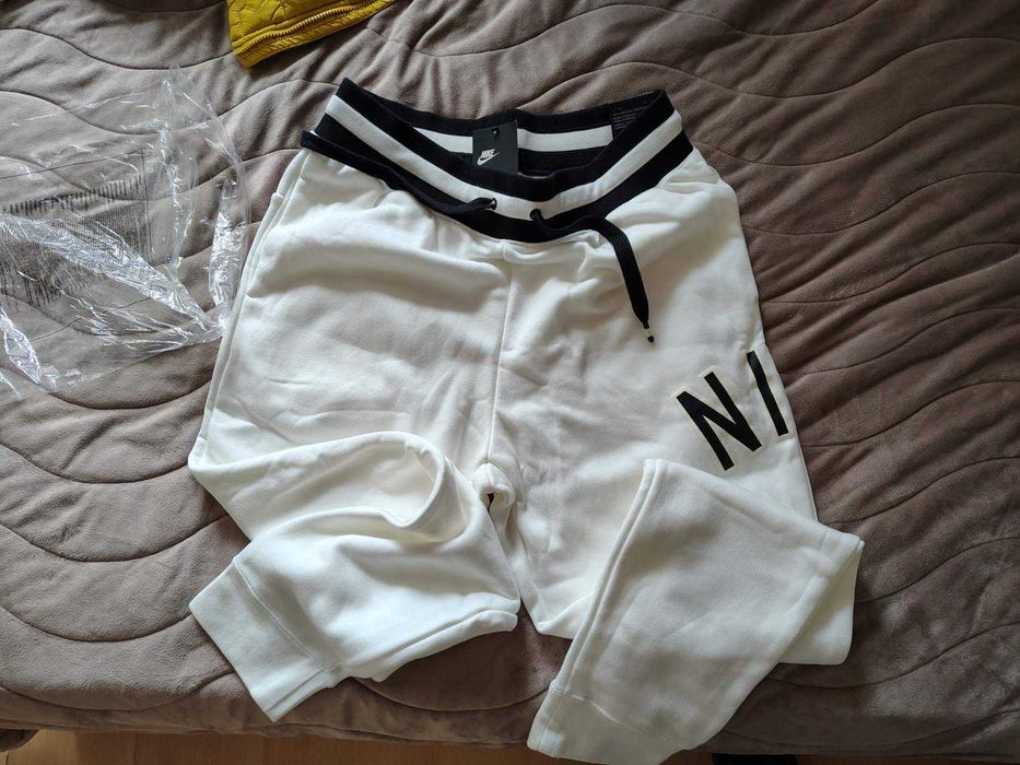 NIKE Мъжки анзуг L размер ново