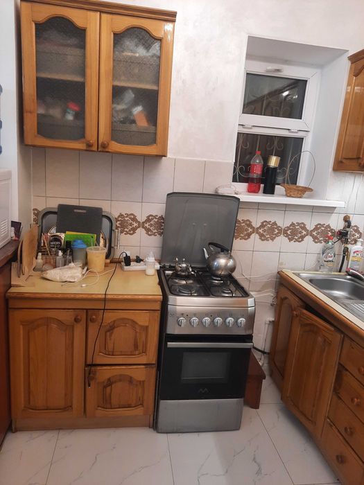 Продам кухонный гарнитур, дерево