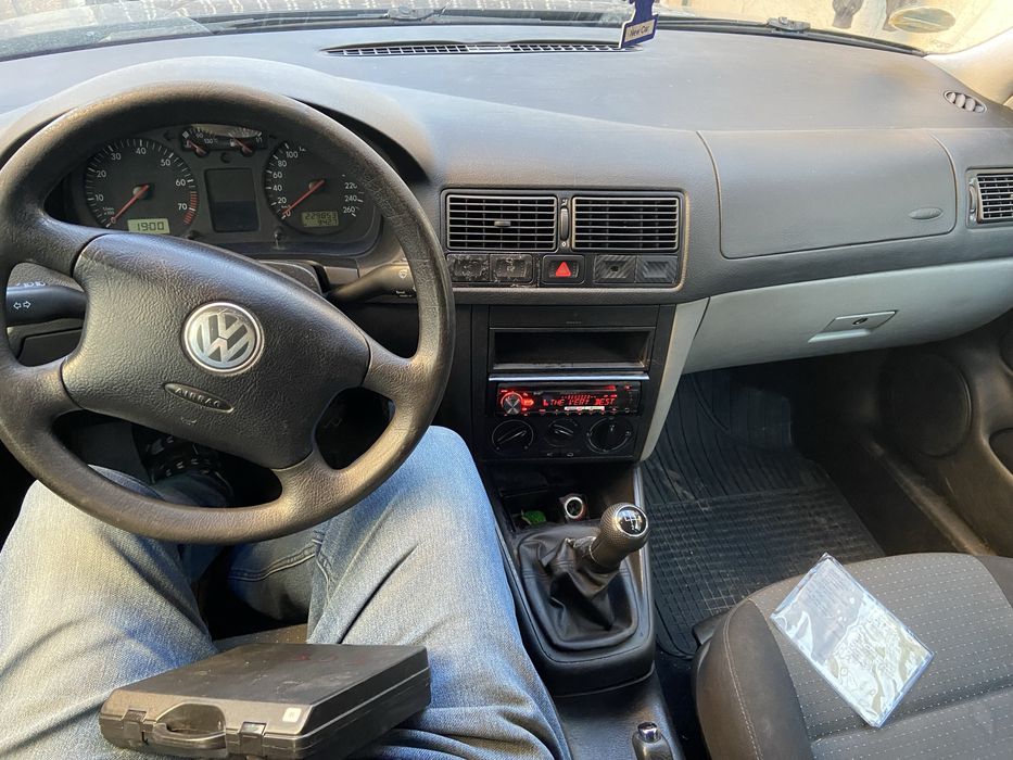 Vând VW Golf 4 din 2003 1,6 benzină