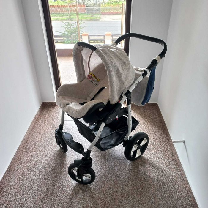 Carucior bebe , masa scaun auto premergator.