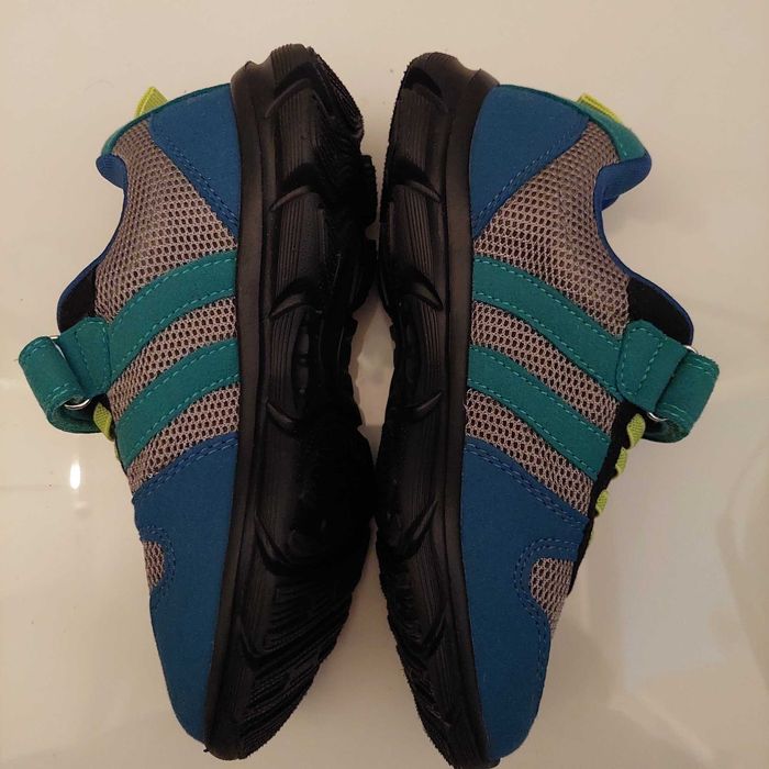 Adidasi Reserved marimea 30