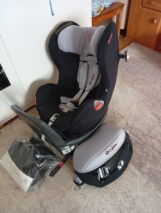 Scaun auto CYBEX SIRONA PLUS – rotativ – cu insert pentru nou-născut