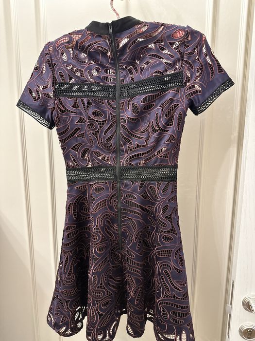 Фиолетовое платье мини