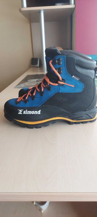 ,,SIMOND - Bocanci de munte pentru aventurile tale "