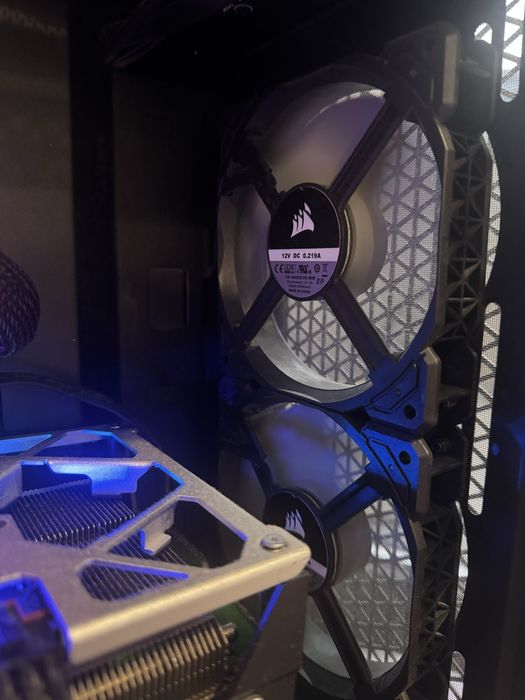 Vand PC gaming stare perfecta de functionare