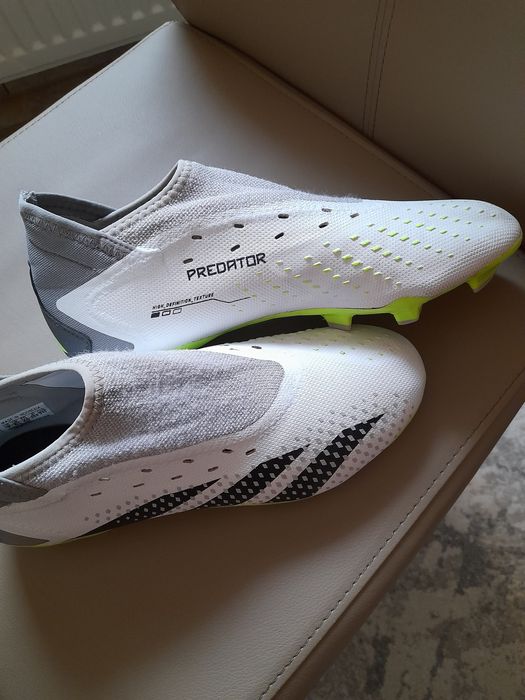 Adidasi Adidas fotbal