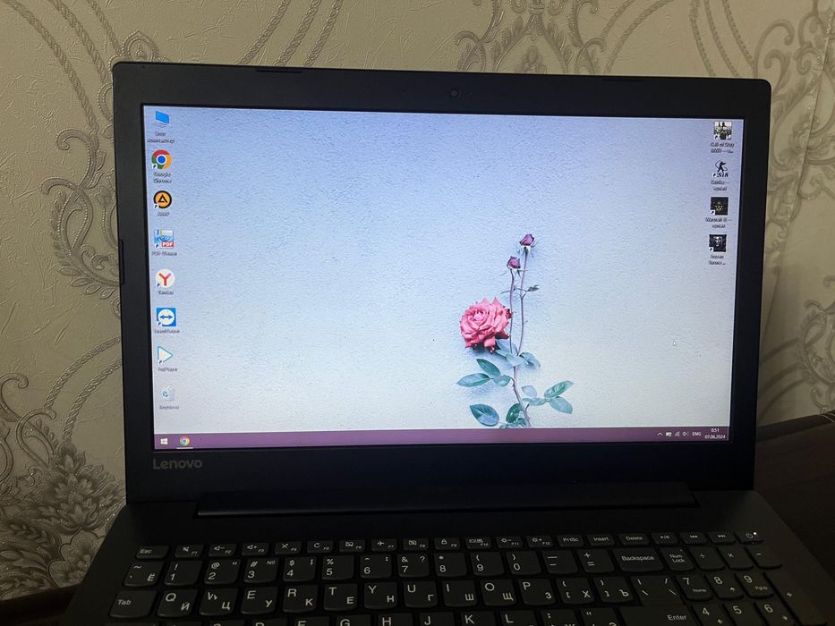 Ноутбук (core i3) в отличном состояний