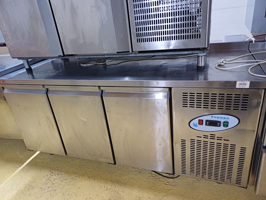 Стол холодильник,  стол холодильник трёхдневный,холодильник