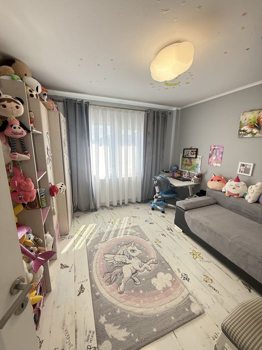 Apartament 3 camere decomandat, cartier Rogerius