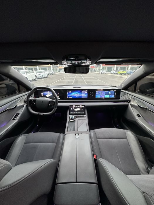 В наличие Voyah passion / Chasing light  2024 PHEV максмал комплектаци