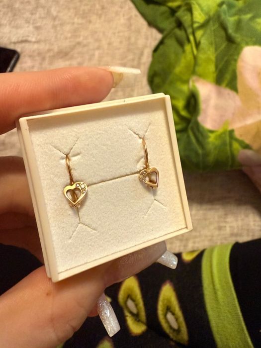Продам серьги для девочки!