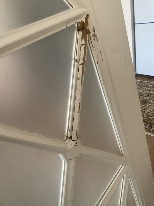 Прдаю дверь с дефектами