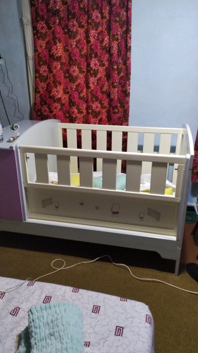 Детская кроватка с камодом