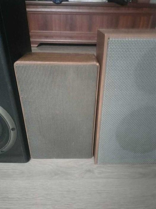 Vând cate o bucata boxe Sony SS-A701,Grundig Box 106,Wega,heco c3